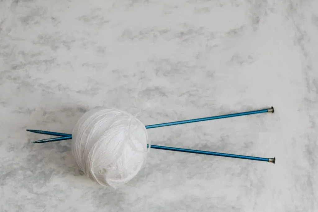 Erfahren Sie alles, was Sie über das Mitführen von Stricknadeln im Flugzeug wissen müssen