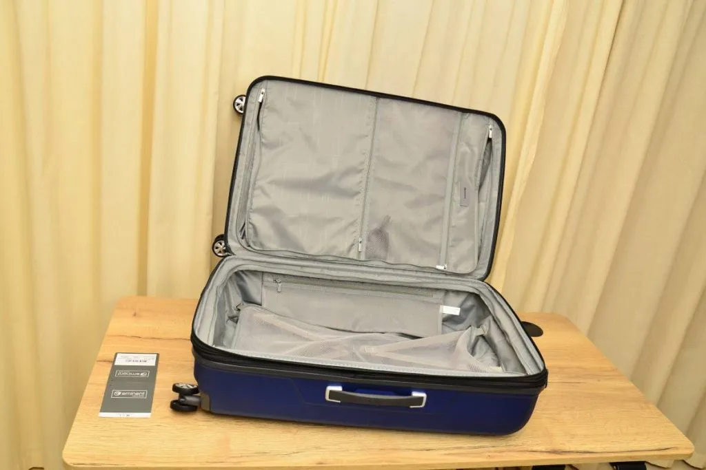 Testing Eminent Cape Town Expandable Size L Suitcase