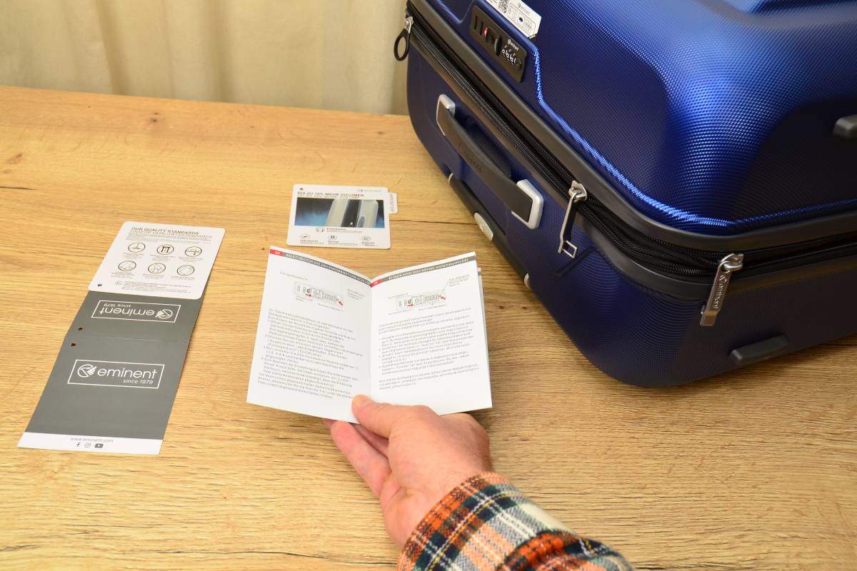 Testing Eminent Cape Town Expandable Size L Suitcase