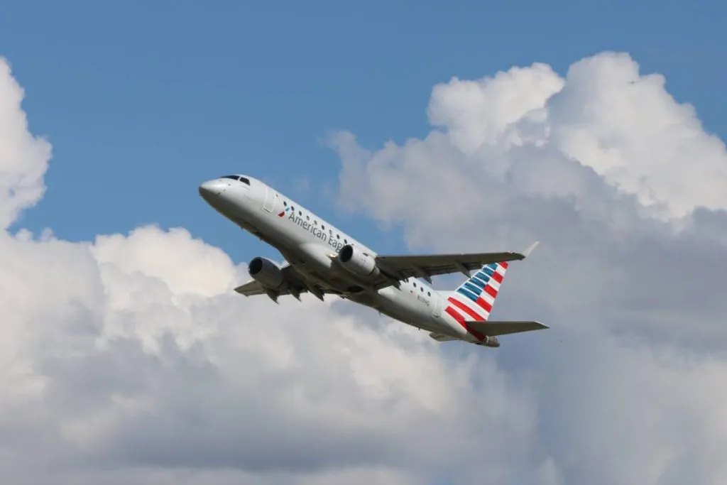 American Airlines Main Cabin vs Basic Economy: The Ultimate Guide for Smart Travelers 1 American Airlines Main Cabin vs Basic Economy: The Ultimate Guide for Smart Travelers