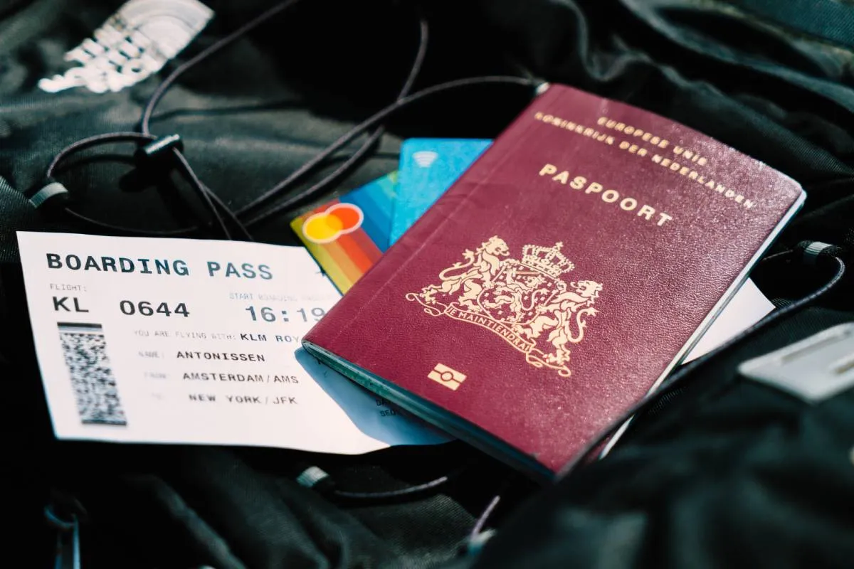 Can You Go Through Airport Security Without a Ticket? 1 Can You Go Through Airport Security Without a Ticket