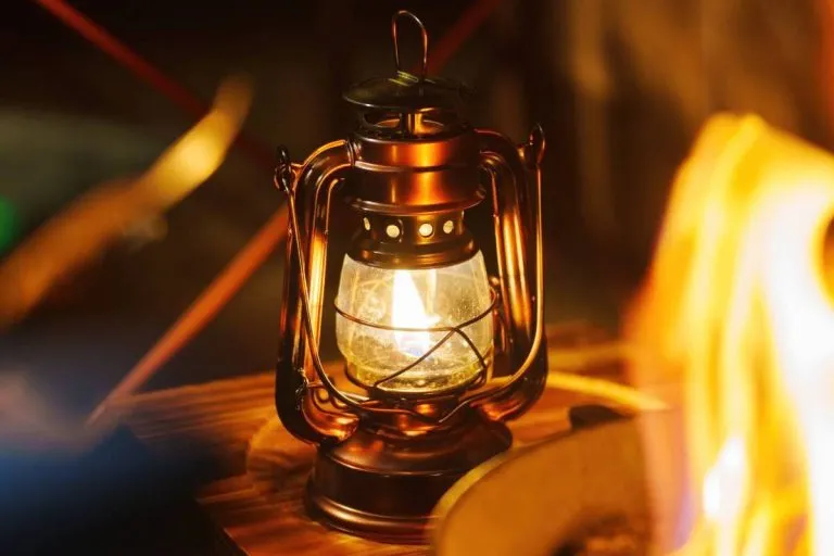 Can You Bring Hangers on Planes? CleverJourney