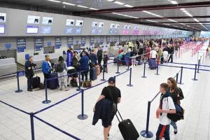 How Early Can You Check Your Bags for a Flight?