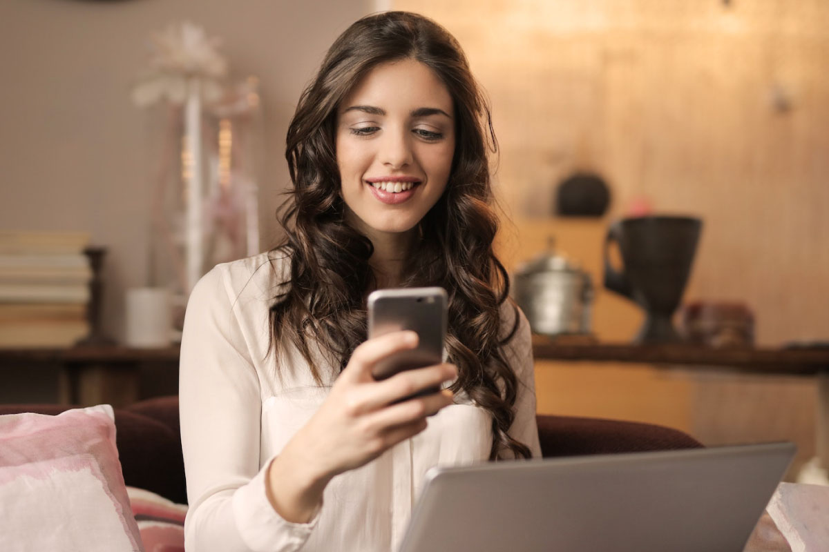 8 Must-Have Apps Everyone Should Install While Traveling Abroad