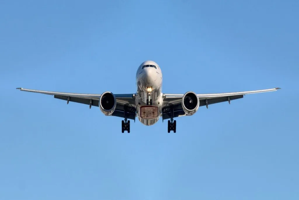 eading on a plane? Don't forget these essential items!