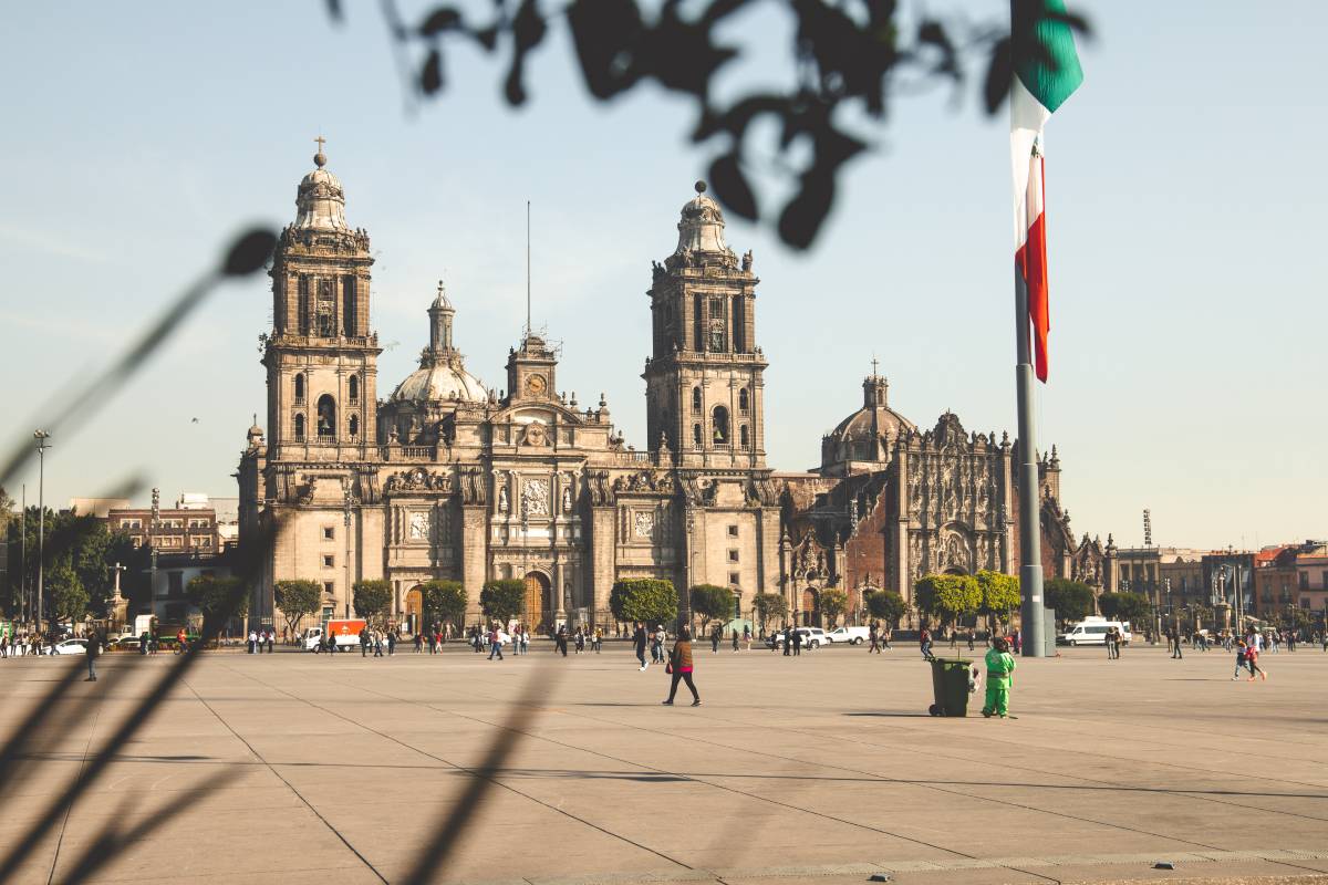 Discover the Best Ways to Redeem Miles for Flights to Mexico