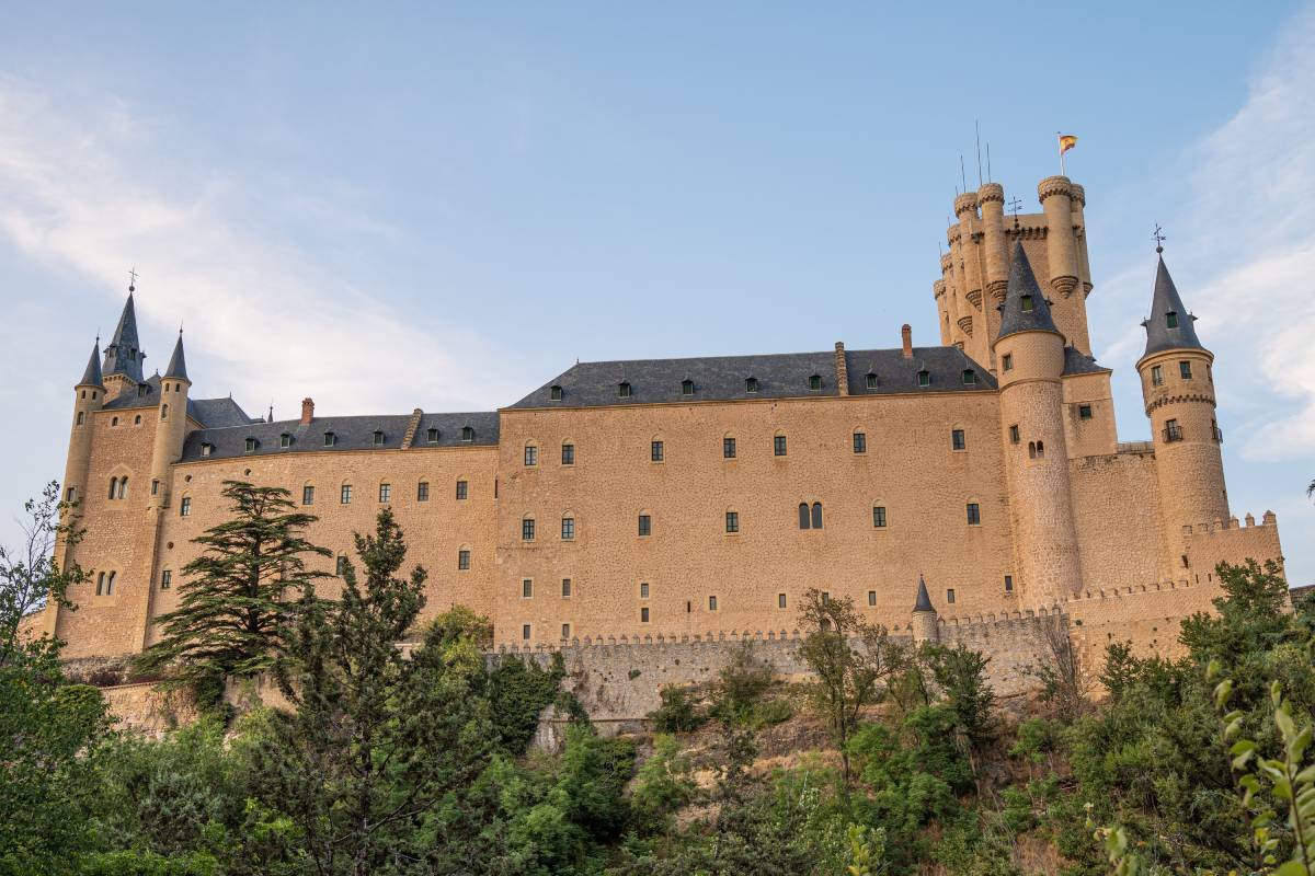 Unleash Your Inner Knight: The Alcazar & Europe’s Other Must-See Castles That Will Make Your Jaw Drop