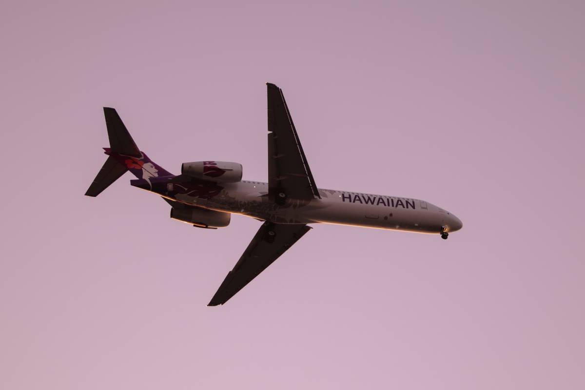 Can You Use Wireless Bluetooth Headphones on Planes? CJ