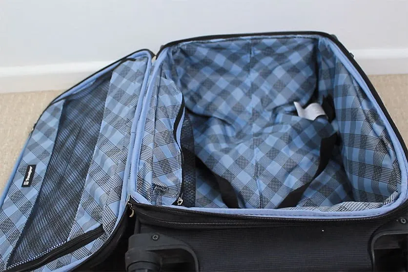 Travelpro-maxlite 5 main-compartment