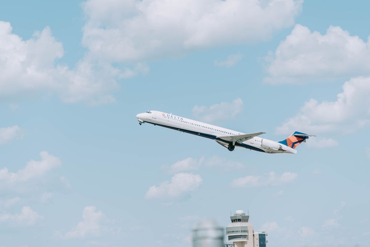 Flying High Together: Essential Airplane Group Travel Tips to Elevate Your Journey