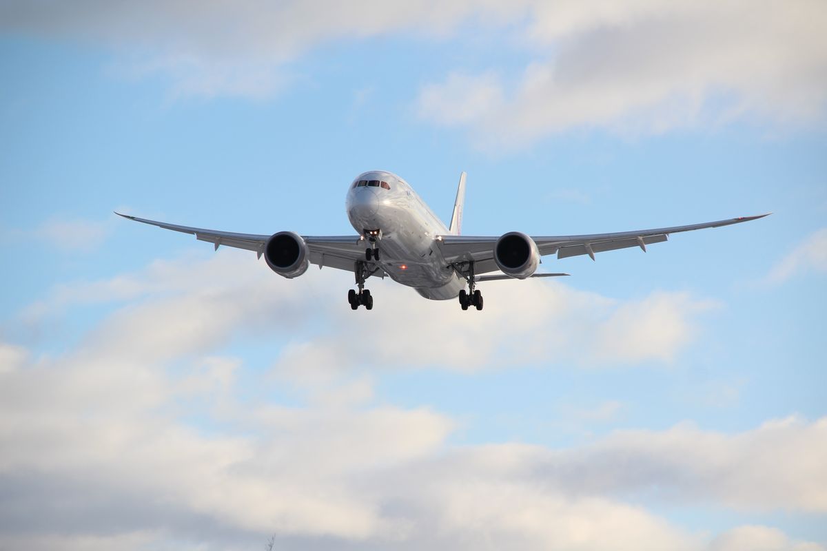 10 Unmissable Airplane Travel Games to Make Your Flight Fly By