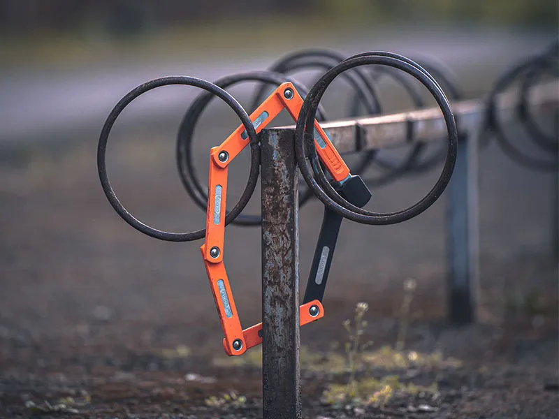 Darf man Fahrradschlösser in Flugzeuge mitnehmen?