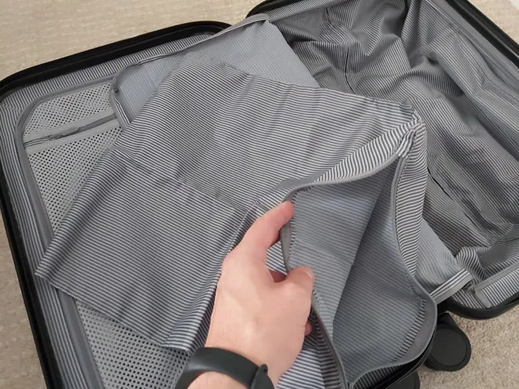 chester luggage laundry bag