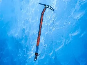 Ice climbing axe