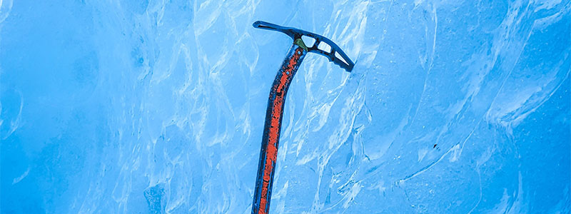 Ice climbing axe