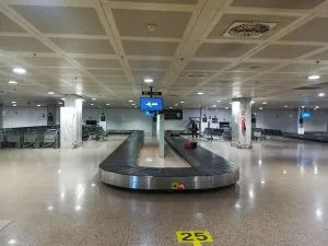 A luggage conveyor belt in the airport