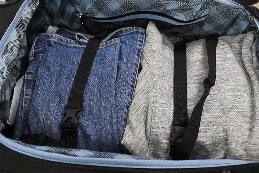 Travelpro-maxlite-5-compression-straps