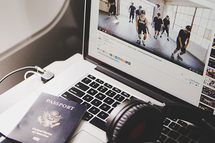 Can You Use Wireless Bluetooth Headphones on Planes? CJ