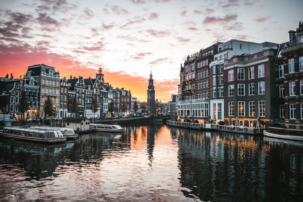 Find your Amsterdam haven! Explore our guide to where to stay in Amsterdam, from charming canalside neighborhoods to modern hotels.
